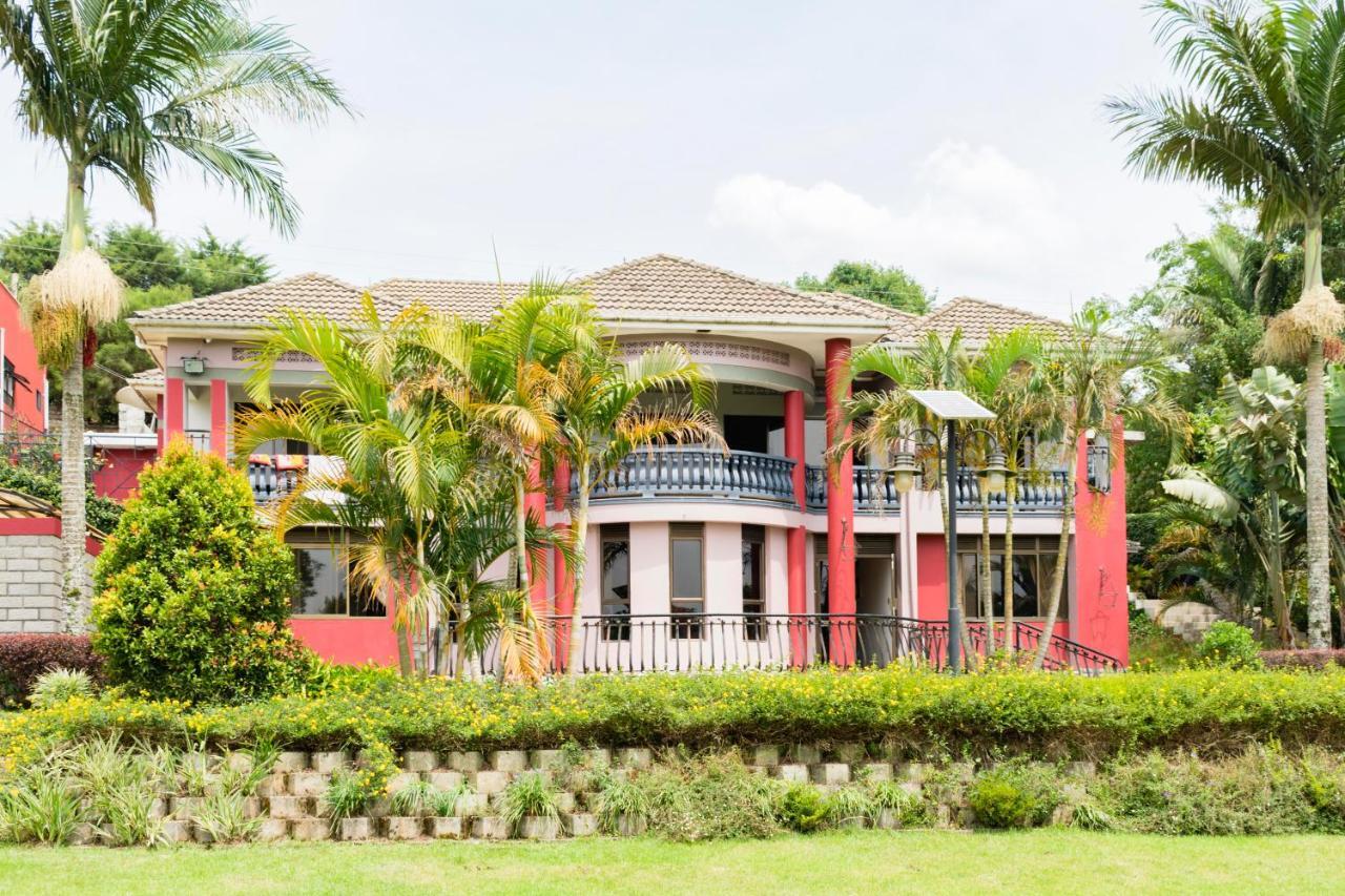 Fort Fun City Hotel Fort Portal Esterno foto